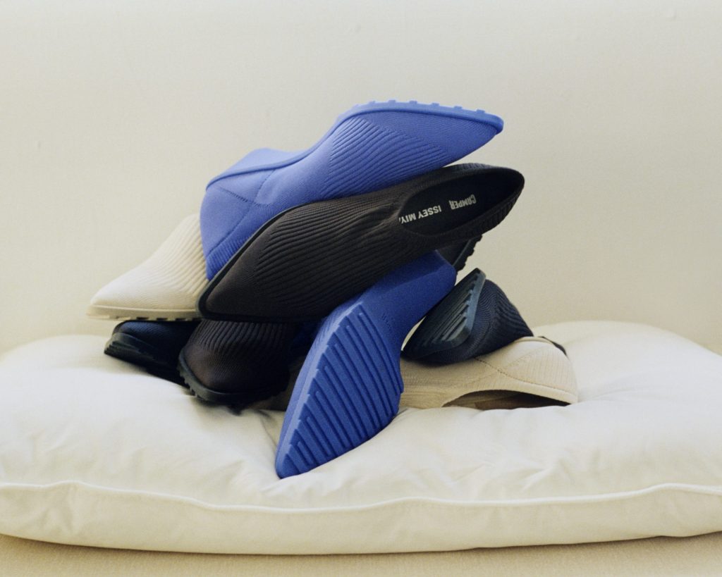 CAMPER-×-ISSEY-MIYAKE-Anna_03-scaled