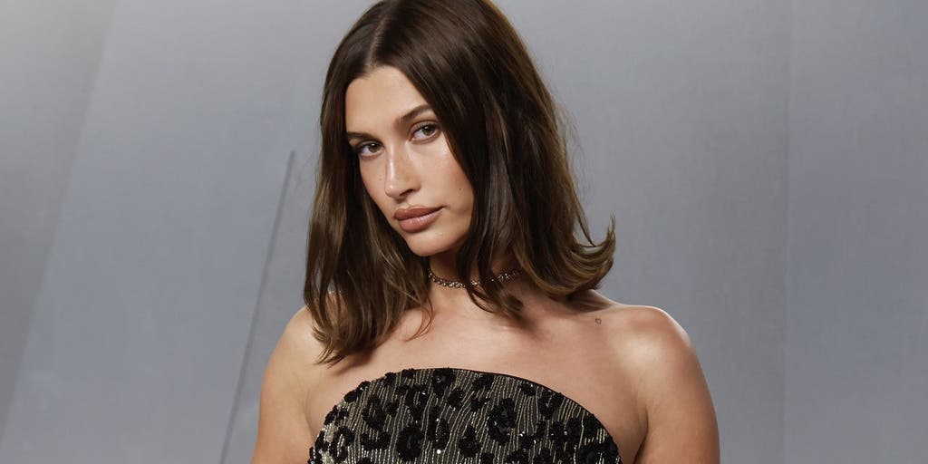 hailey-bieber-vanity-fair-oscar-party