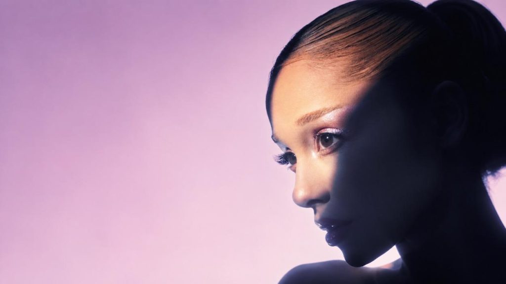 arianagrandecloud-150726-cover-3